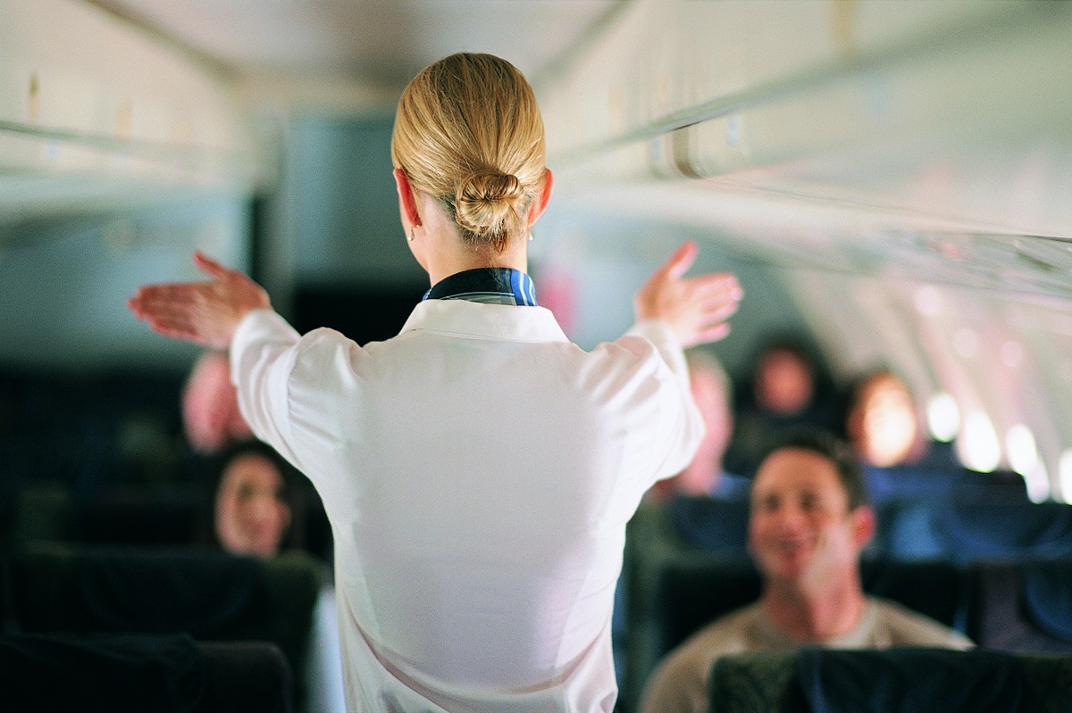 Provocările unui stewardese. Ce se ascunde în spatele unei cariere ”la înălțime”?